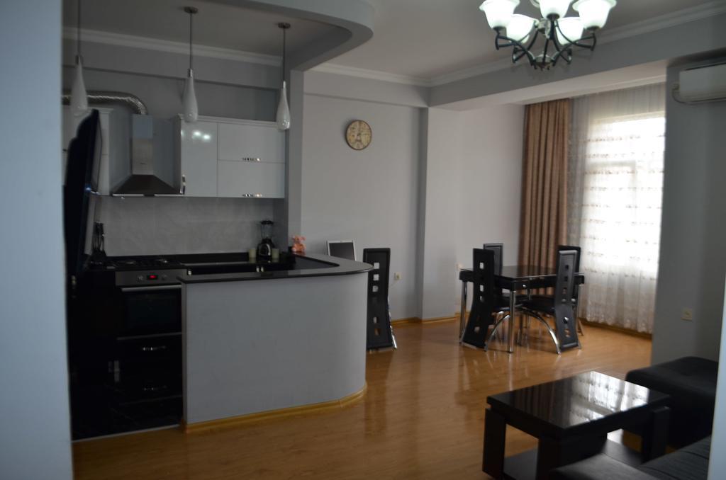 Apartment Like Home Batumi Ruang foto